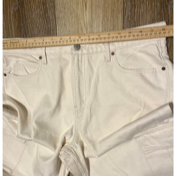 Old Navy Extra High Waisted Sky Hi Wide Leg Cargo Jeans Cream Sz 14 90s Y2K NWOT - Picture 10 of 11